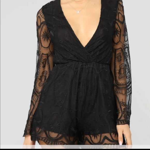 Fashion Nova romper - Picture 2 of 5